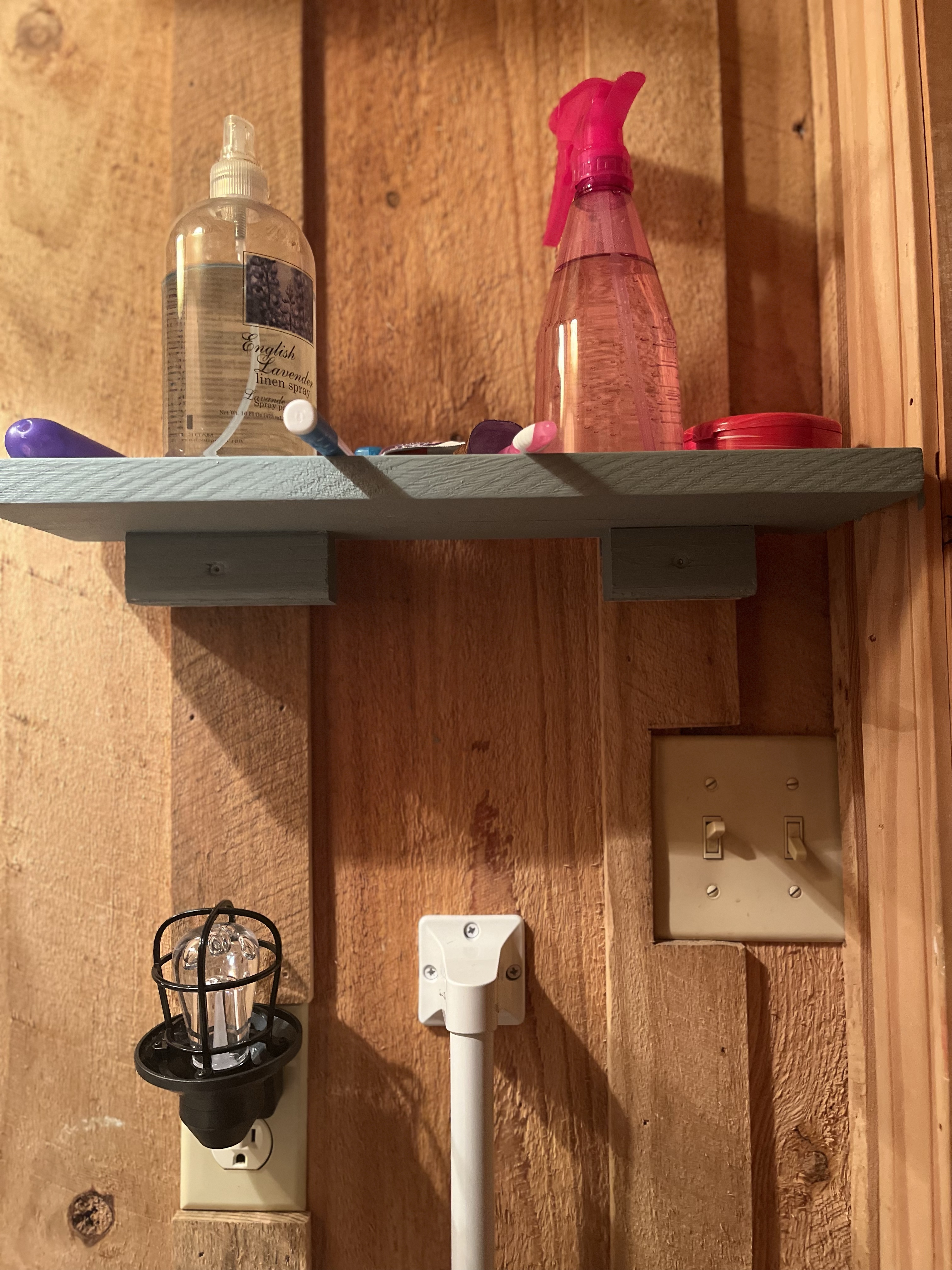 Easy Scrap Wood DIY Floating Shelf